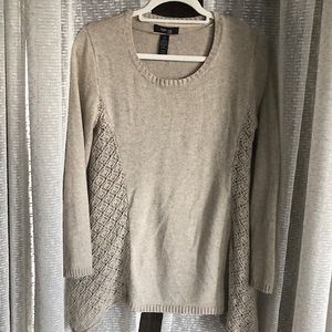 Beautiful Sweater- 50% cotton 28% acrylic 15% polyester